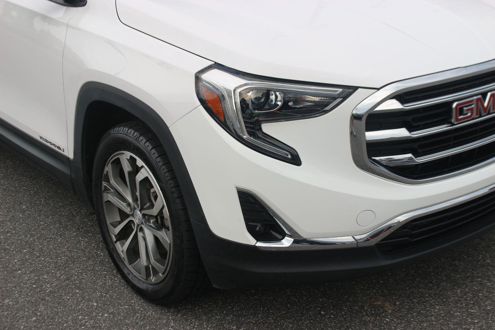 Used 2020 SUMMIT WHITE GMC SLT image 9