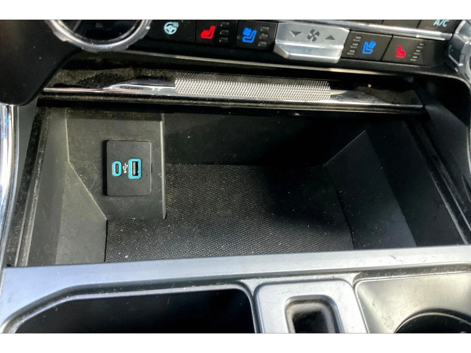 Used 2024 Black Ford LARIAT image 22