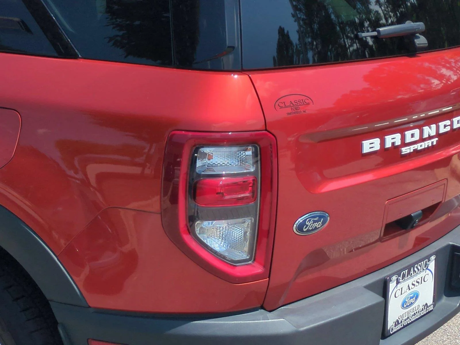 Used 2022 Hot Pepper Red Metallic Tinted Clearcoat Ford Outer Banks image 12