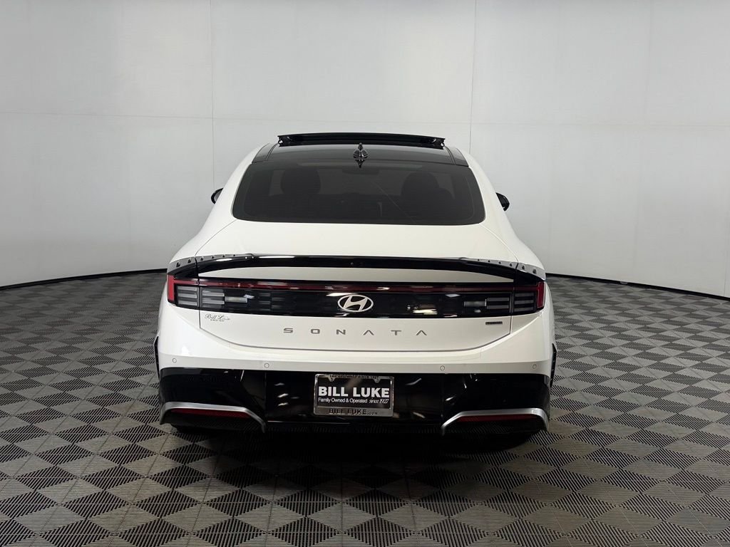 Used 2025 White Hyundai Limited image 7