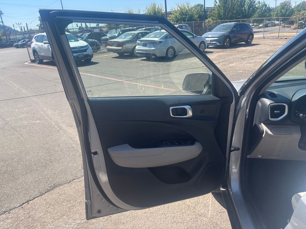 Used 2025 Shimmering Silver Hyundai SEL image 23