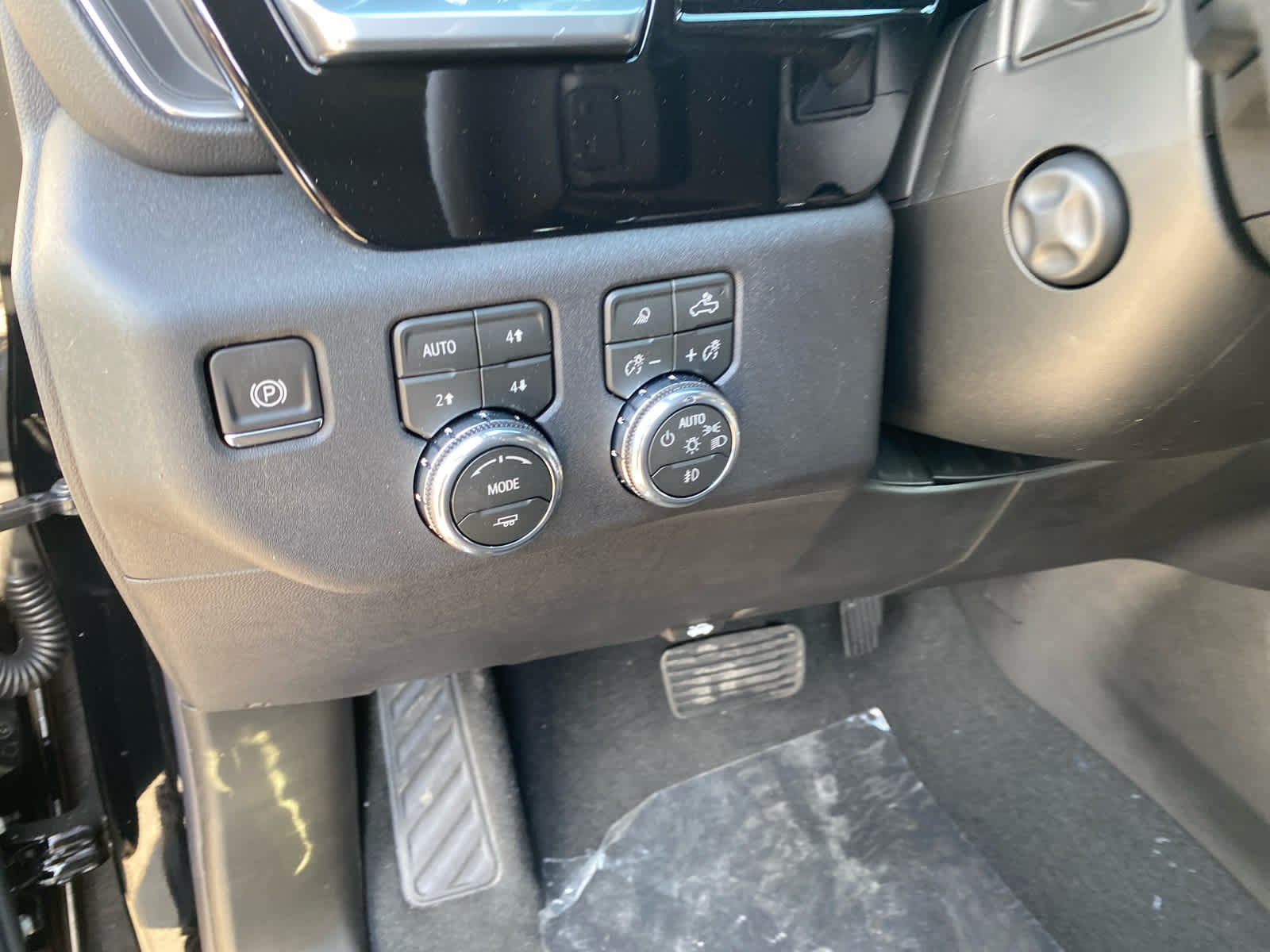 2026 GMC Sierra 1500 SLT - Photo 12