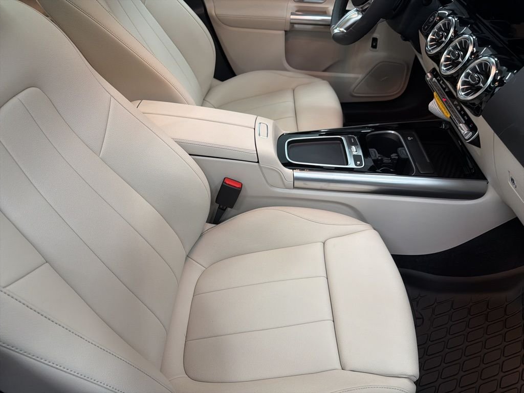 Used 2026 Silver Mercedes-Benz GLA 250 image 30