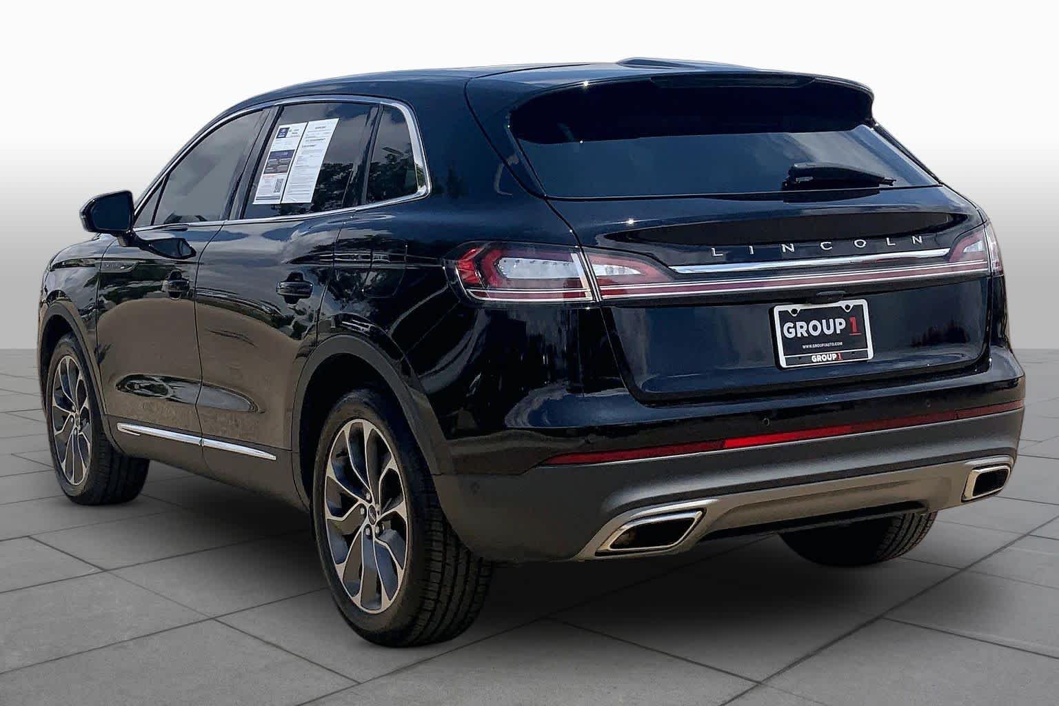 Used 2023 Infinite Black Metallic Clearcoat Lincoln Reserve image 12