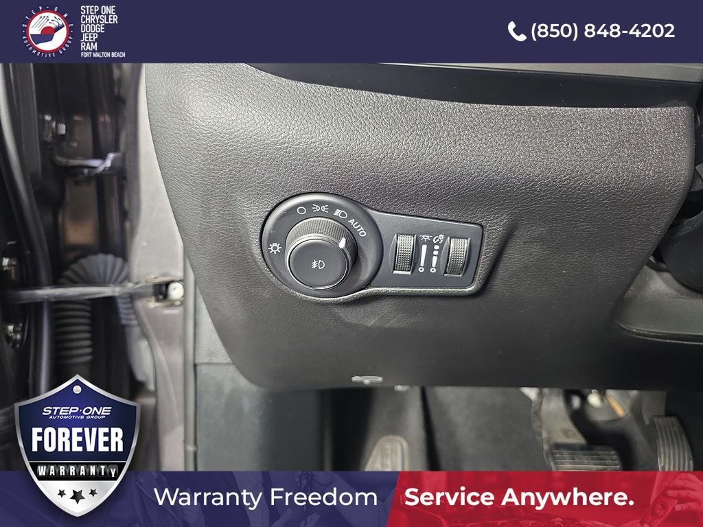 Used 2024 Gray Jeep Latitude image 18