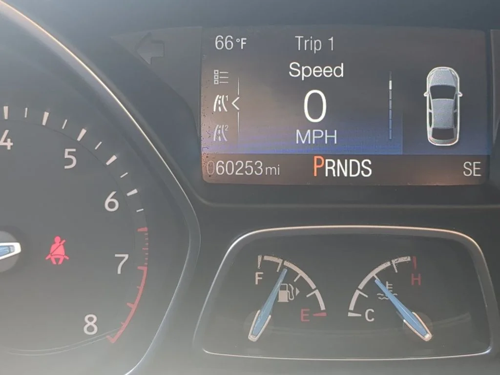 Used 2018 Red Ford SEL image 28