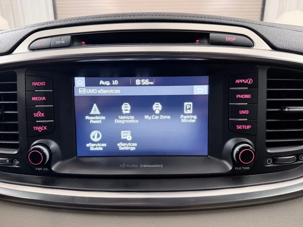 Used 2017 Snow White Pearl Kia EX image 19
