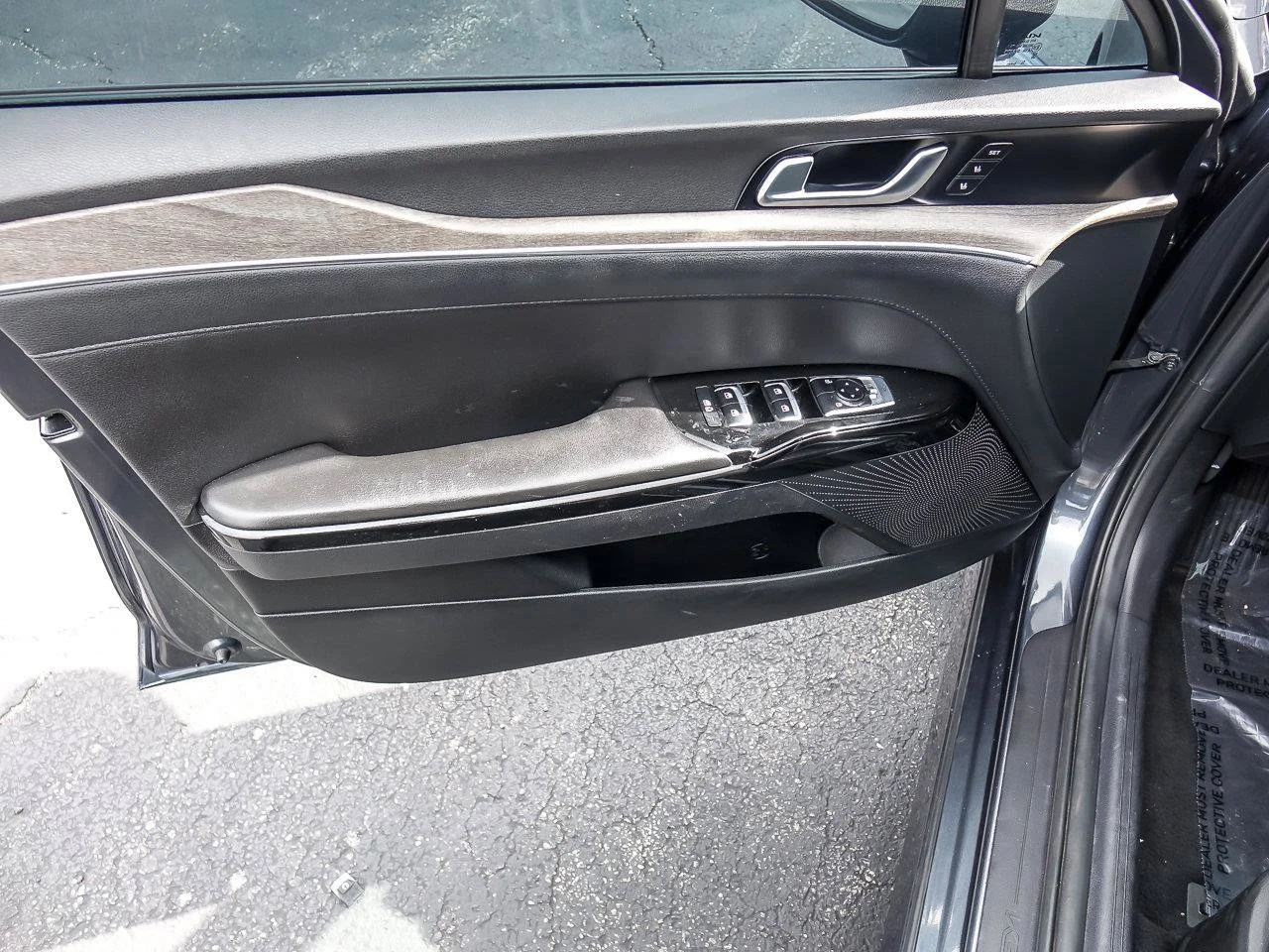 Used 2023 Gravity Gray Kia GT-Line image 27