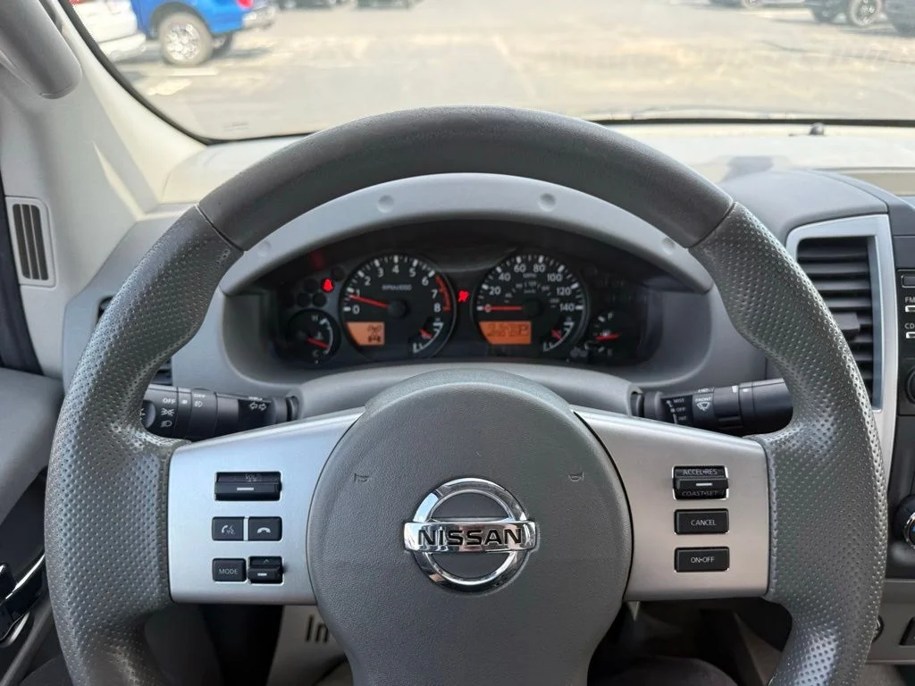 Used 2013 Blue Nissan SV image 19
