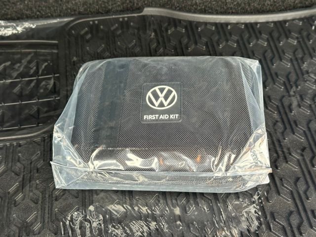 New 2026 Opal White Pearl Volkswagen 1.5T SE image 19