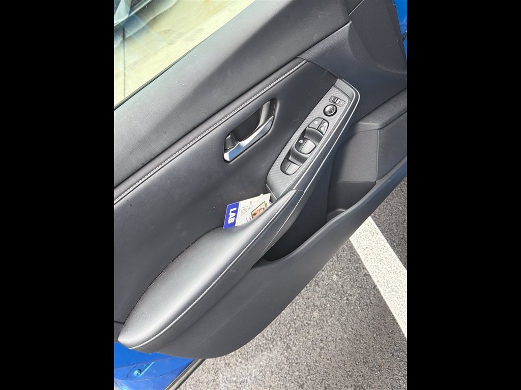 Used 2022 Blue Nissan SV image 7