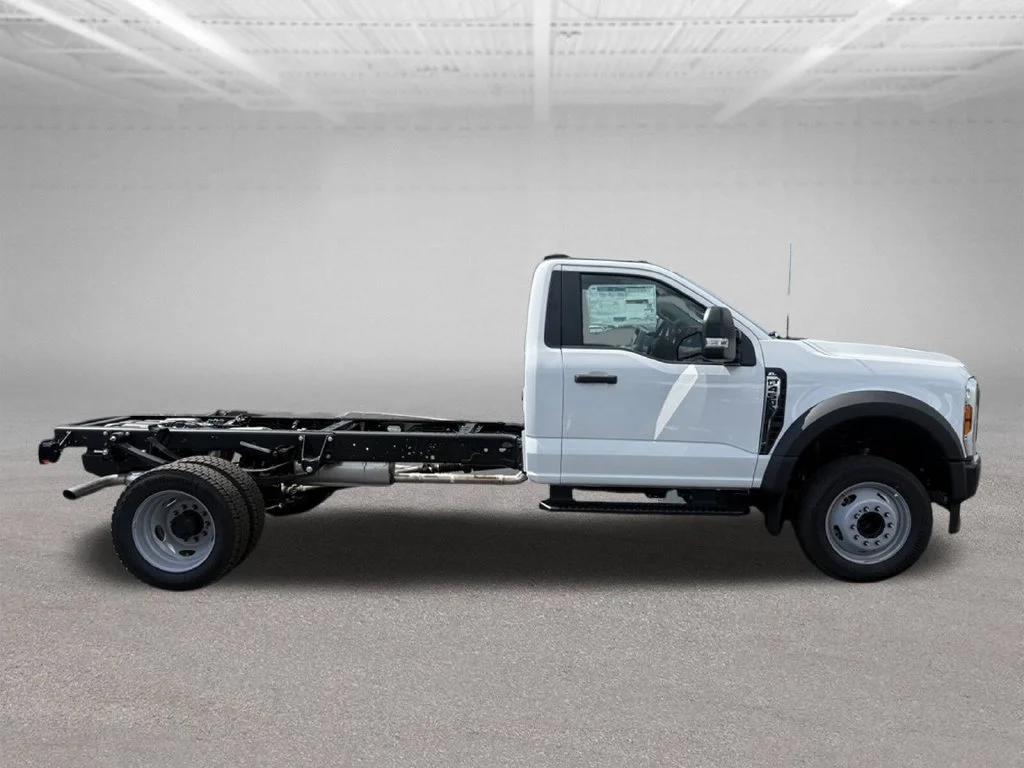 New 2026 Oxford White Ford F-450® XL image 2