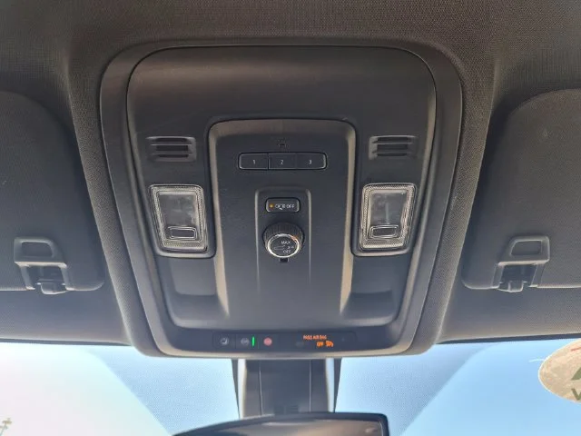 Used 2021 SUMMIT WHITE Chevrolet LT image 27
