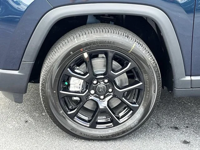 New 2026 Fathom Blue Pearl-Coat Exterior Paint Jeep Latitude Altitude image 11