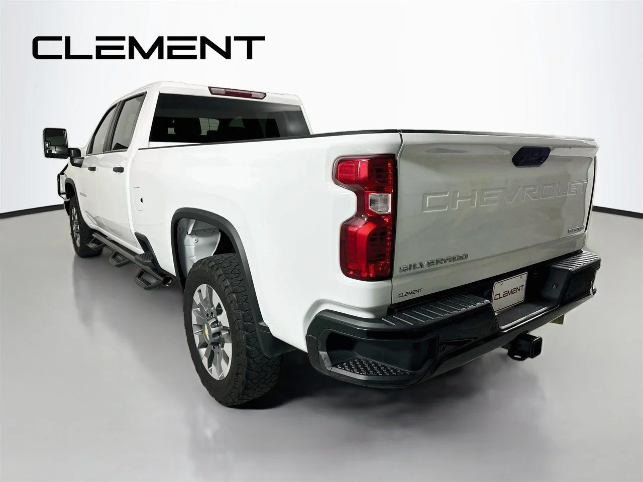 Used 2024 Summit White Chevrolet Custom image 10