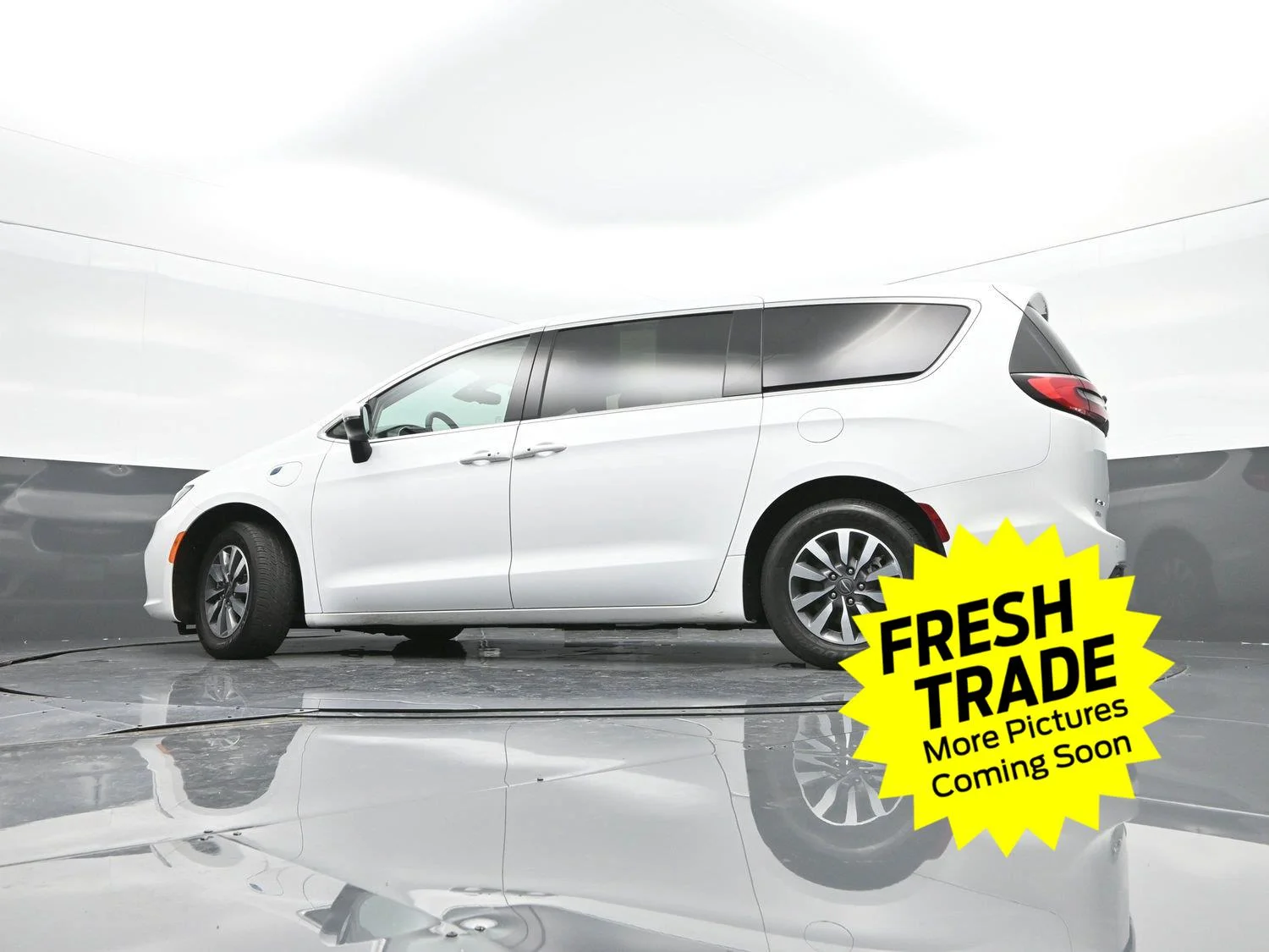 Used 2023 Bright White Clearcoat Chrysler Hybrid Touring L image 29
