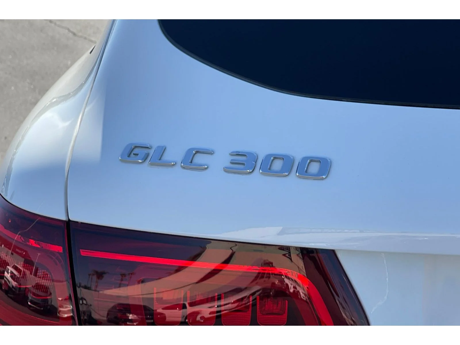 Used 2021 Polar White Mercedes-Benz 300 image 18