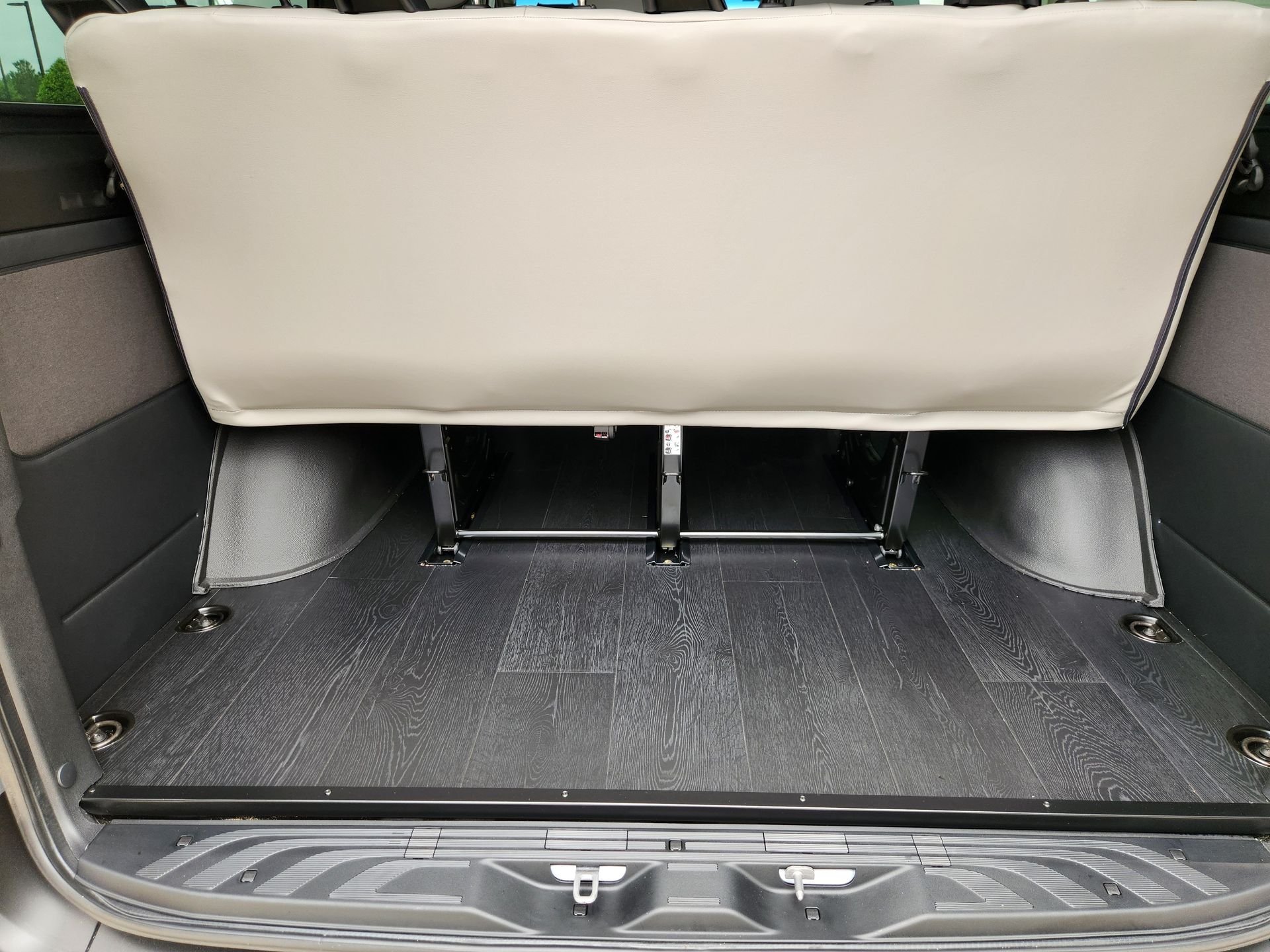 Used 2025 High-tech silver metallic Mercedes-Benz Passenger 144 WB image 24