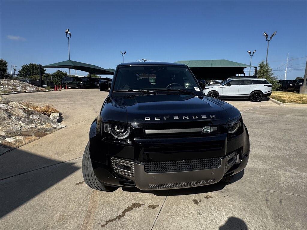 Used 2025 SANTORINI D110 P500 Land Rover X-Dynamic SE image 13