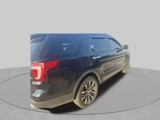 Used 2017 Black Ford Platinum image 10