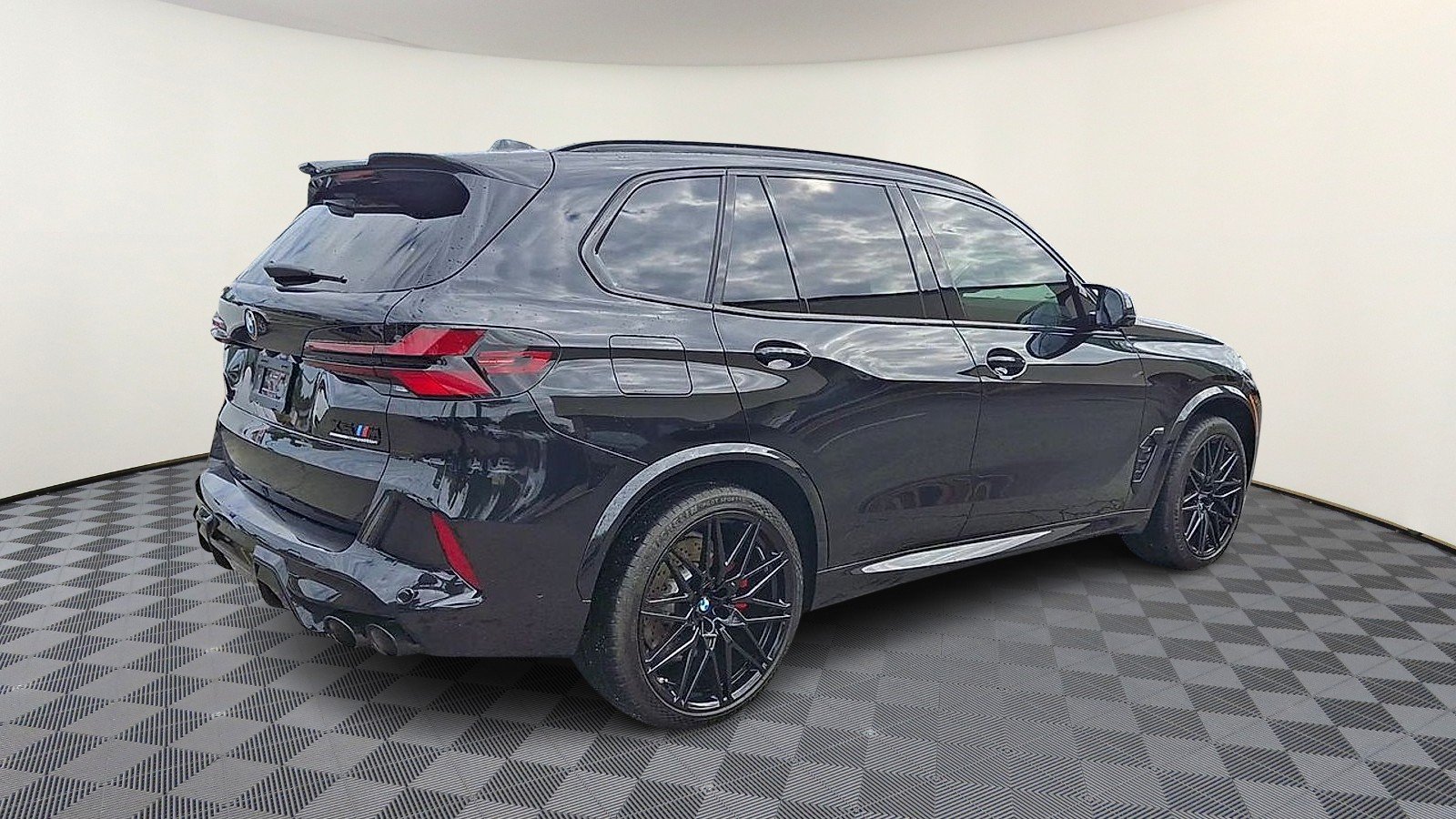 Used 2025 Black Sapphire Metallic - 475 BMW Competition image 8
