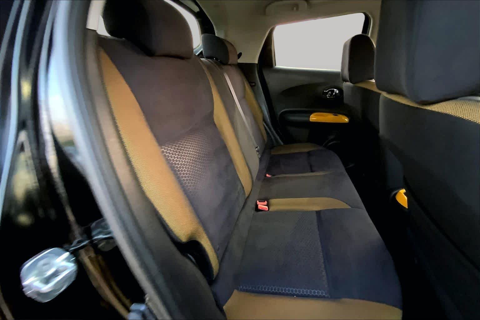 Used 2016 Super Black Nissan SV image 21