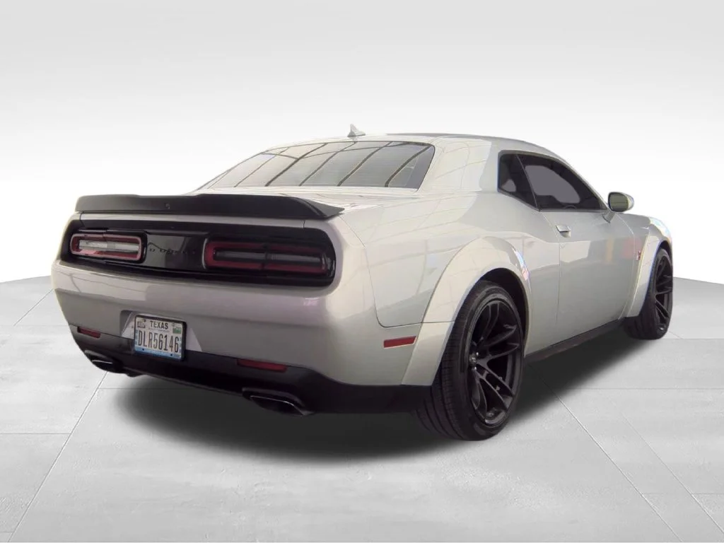 Used 2023  Dodge R/T Scat Pack Widebody image 3