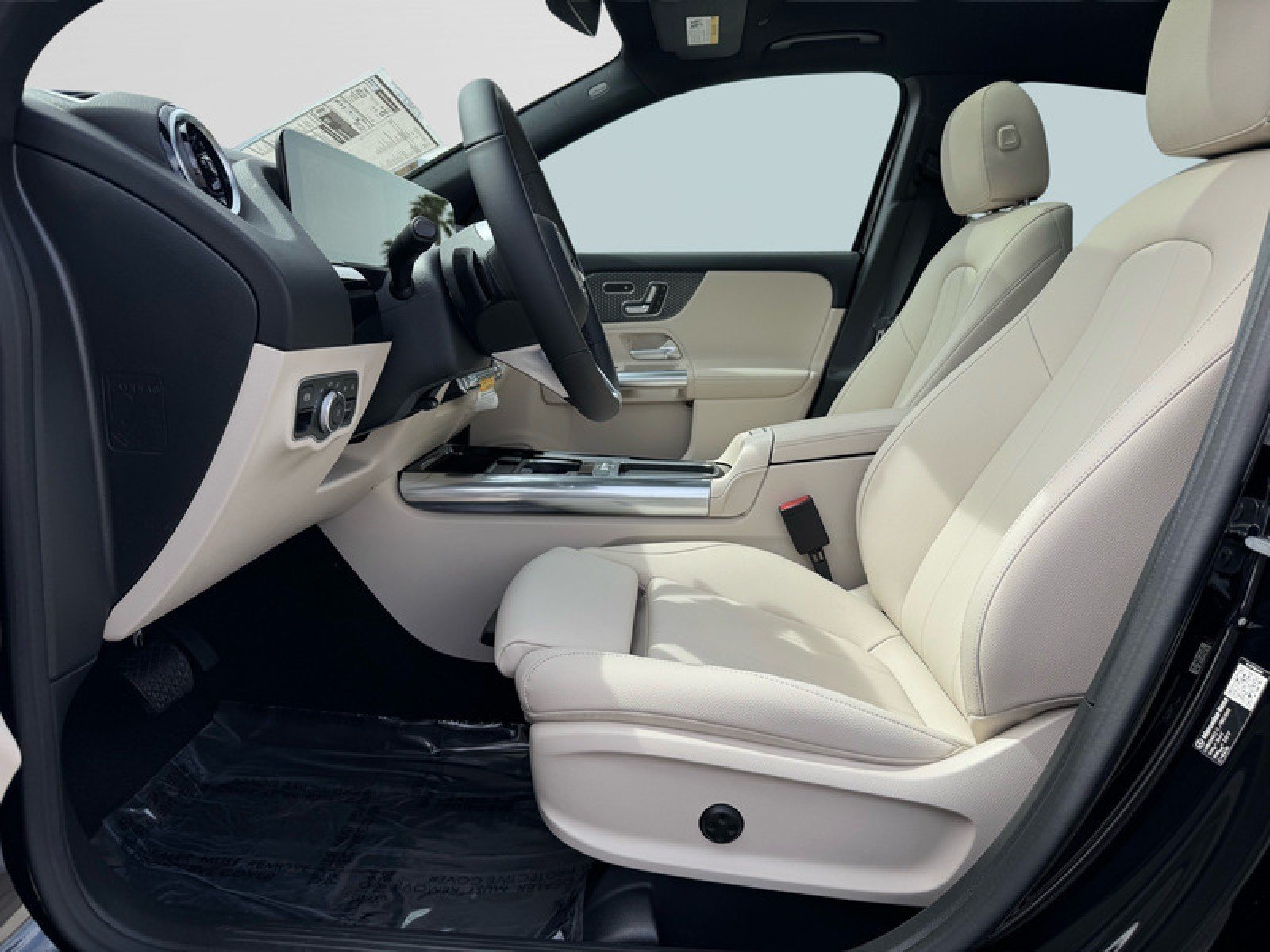 New 2026 Night Black Mercedes-Benz GLA 250 SUV image 9