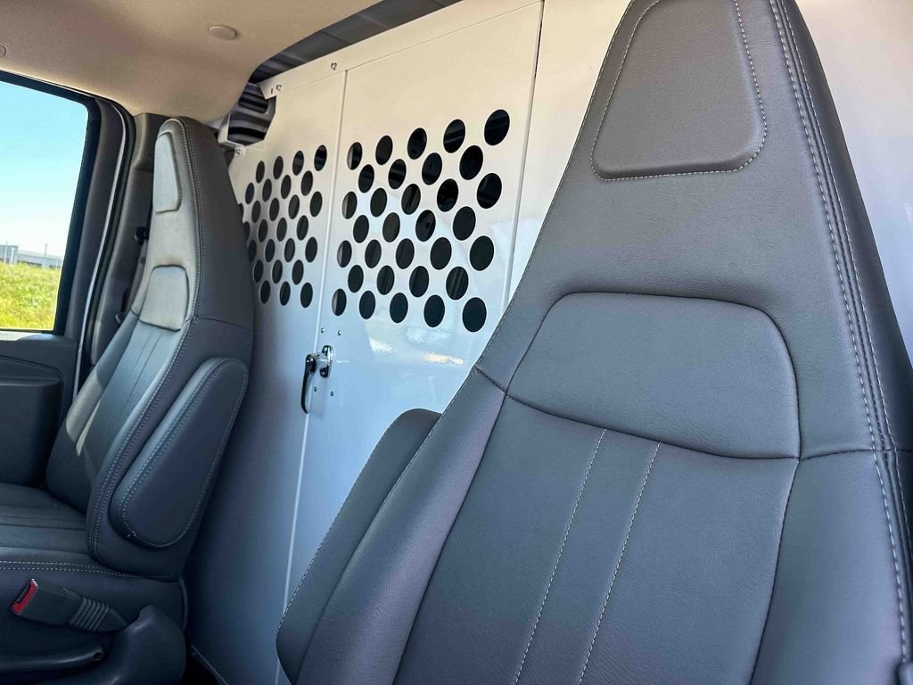 2025 Chevrolet Express Cargo Work Van - Photo 15