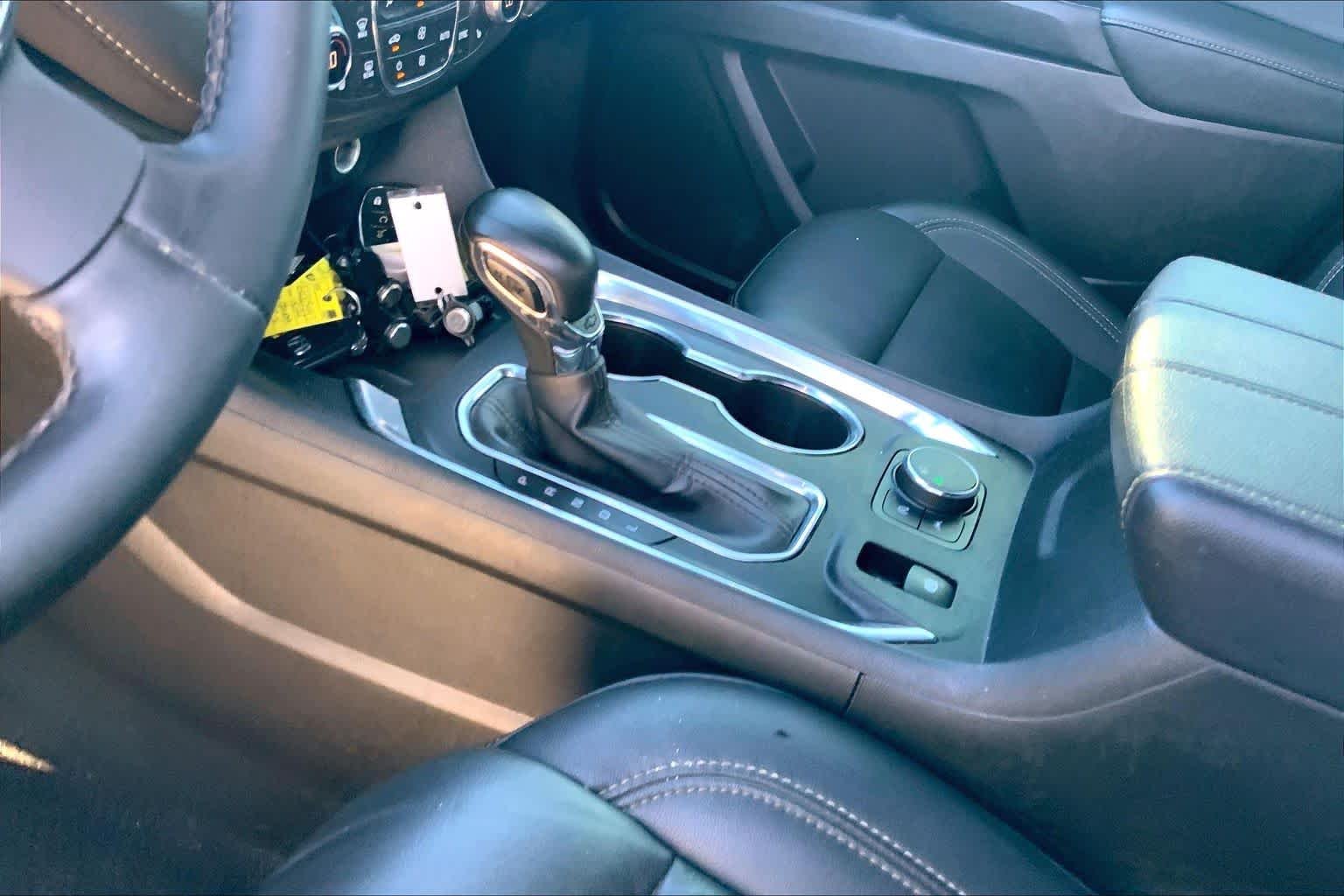 Used 2023 Iridescent Pearl Tricoat Chevrolet LT Leather image 13