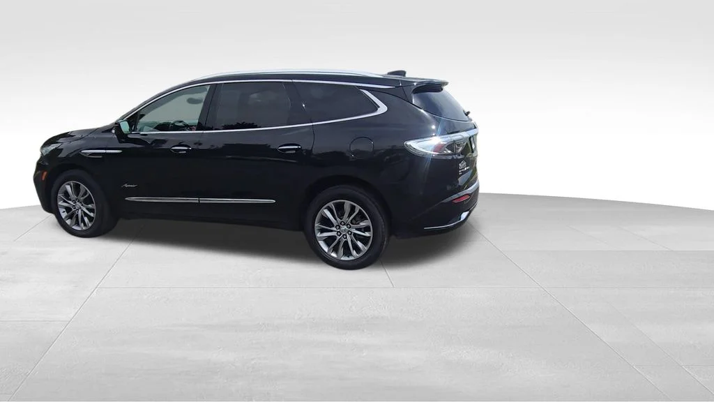 Used 2024  Buick Avenir image 6
