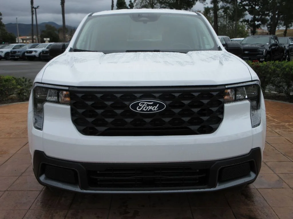 New 2026 Oxford White Ford XLT image 7