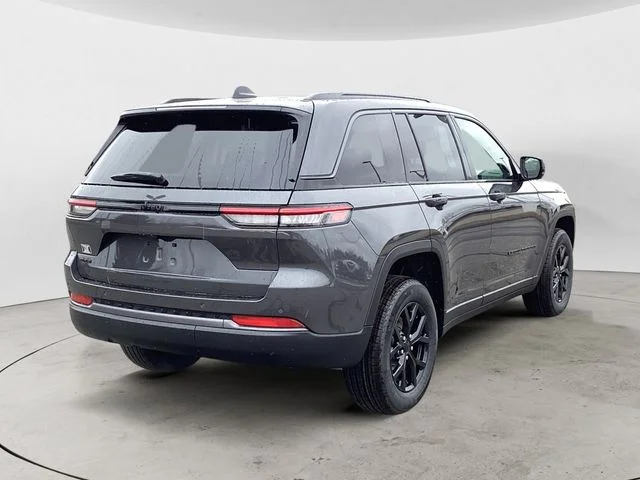 New 2026 Baltic Gray Metallic Clearcoat Jeep LAREDO ALTITUDE 4X4 image 6