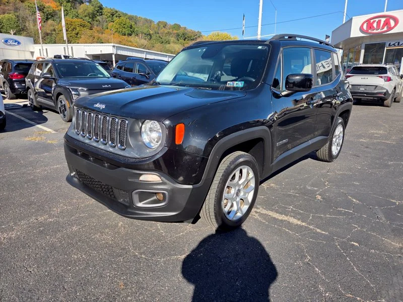 Used 2017 Black Jeep Latitude image 3