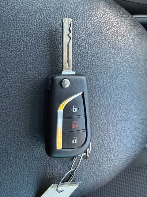 Used 2025 Silver Toyota LE image 18