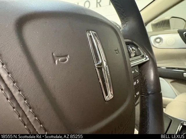 Used 2017 Gold Lincoln Reserve image 29