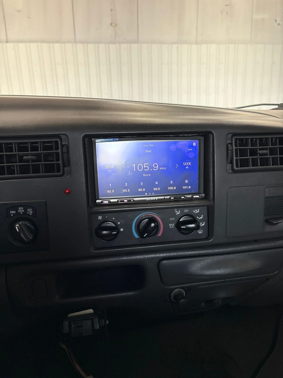 Used 2003 Gray Ford Lariat image 12