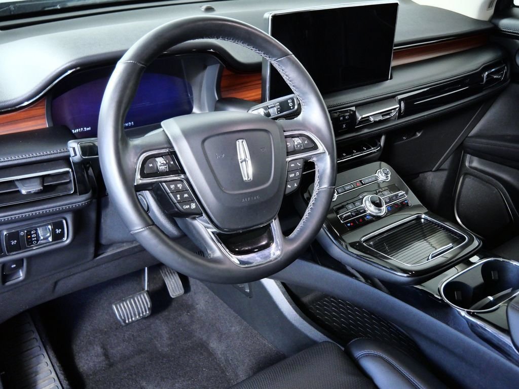 Certified Used 2023 Black Lincoln Reserve image 3