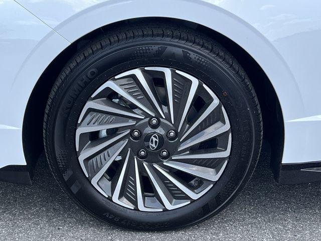 New 2026 White Hyundai SEL image 36