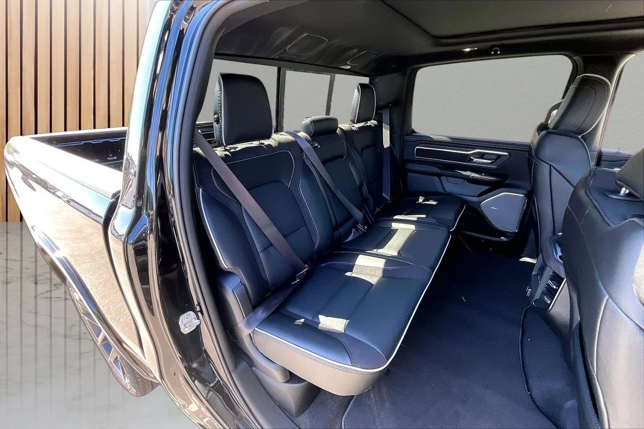 New 2026 Diamond Black Crystal Pearl-Coat Exterior Paint RAM Laramie image 21