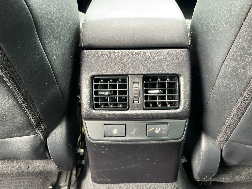 Used 2016 White Subaru 2.5i image 18