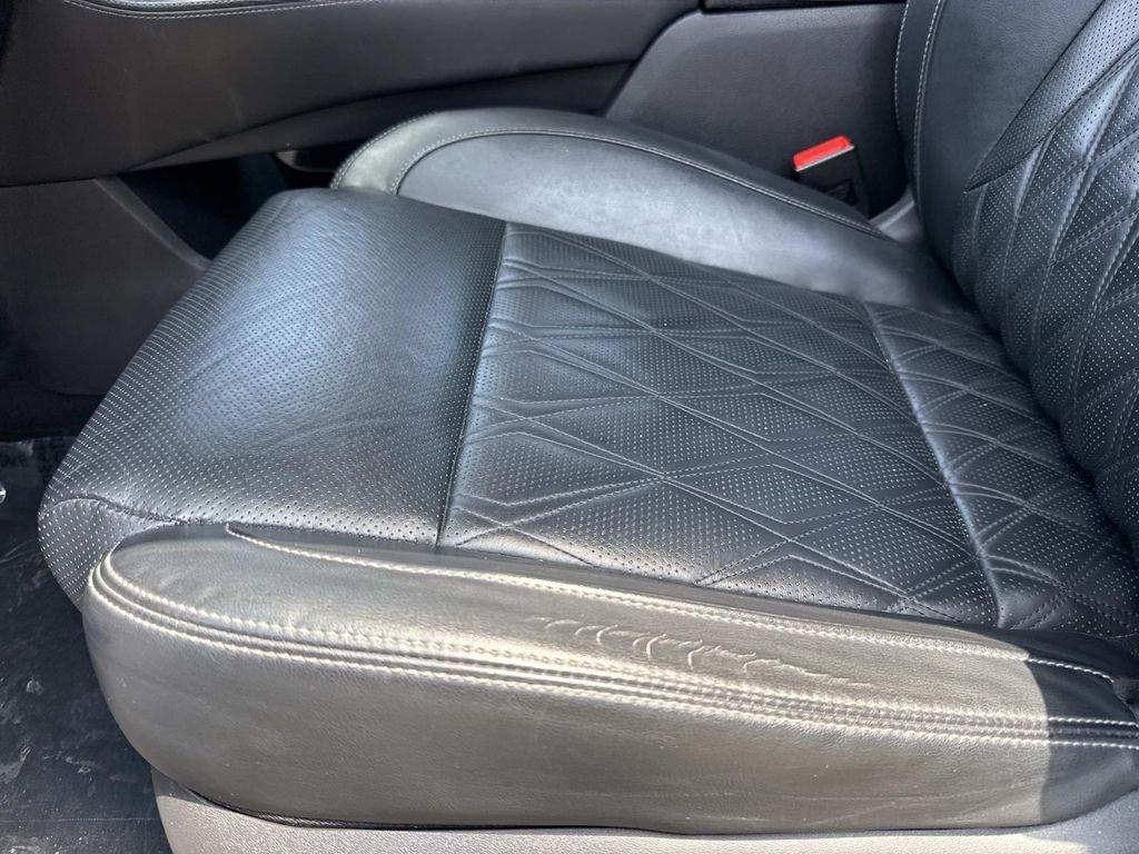 Used 2021 Gray Nissan Platinum image 26