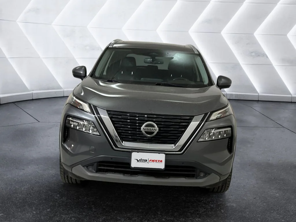 Used 2021 Gray Nissan SL image 2