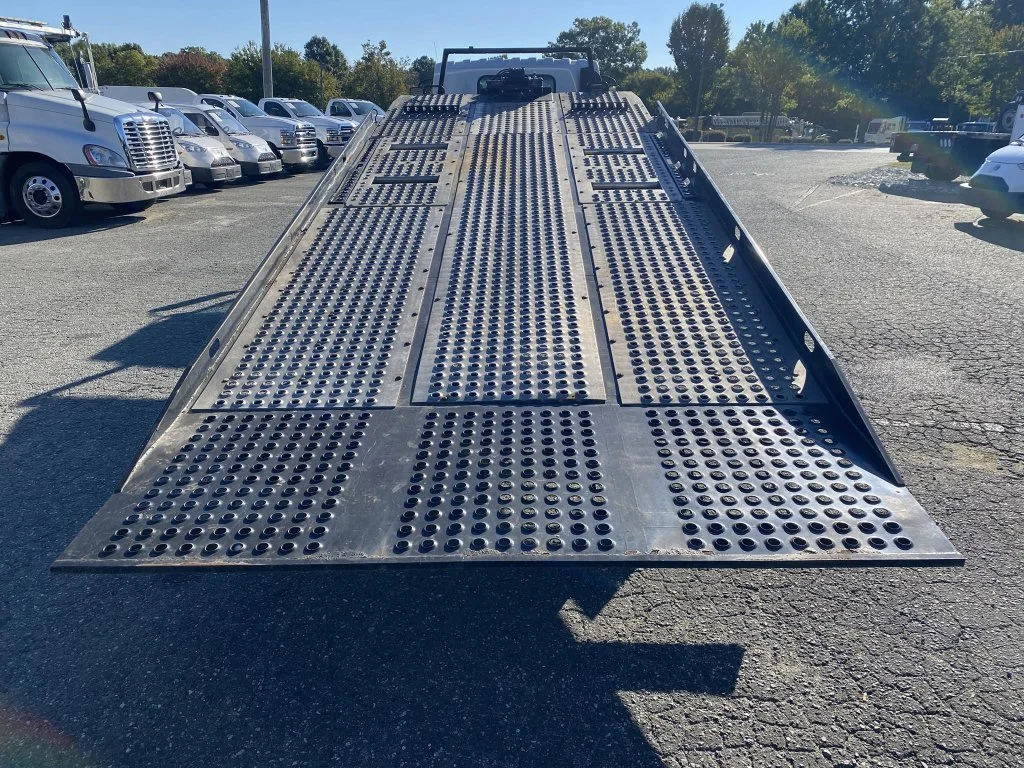 Used 2019  Isuzu Rollback image 44
