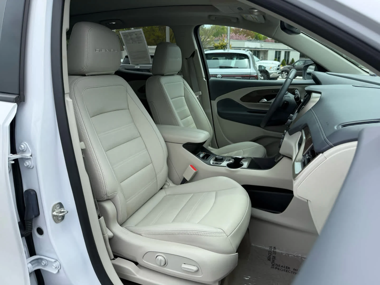 Used 2023 White Frost Tricoat GMC Denali image 10