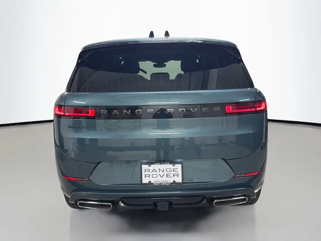 New 2026 Giola Green Metallic Land Rover Dynamic SE image 10