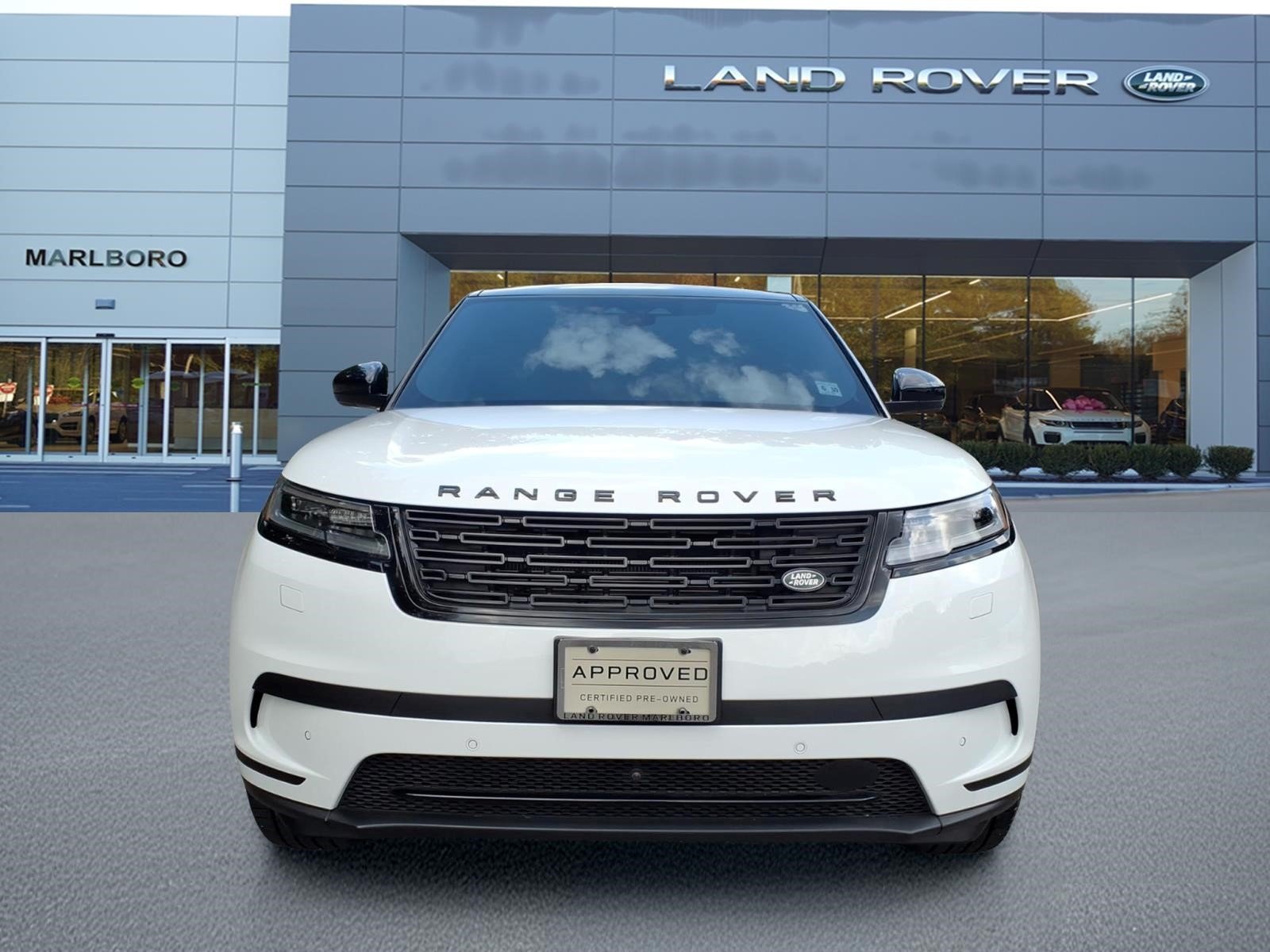 Certified Used 2026 Fuji White 1aa Land Rover S image 8