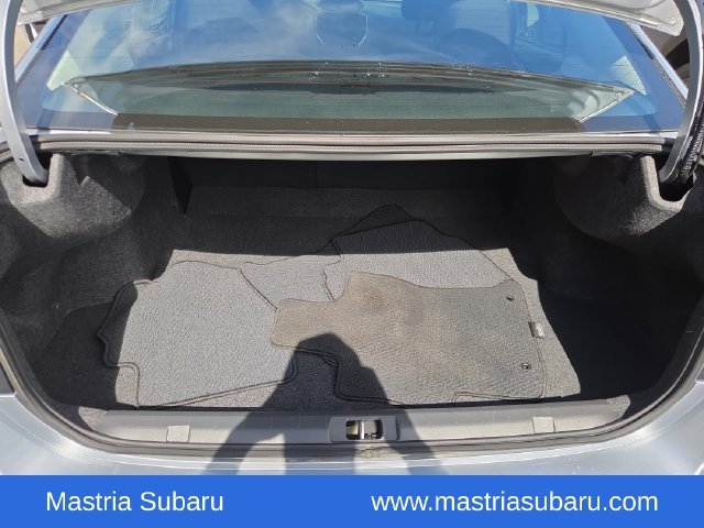 Used 2021 Ice Silver Metallic Subaru Premium image 31