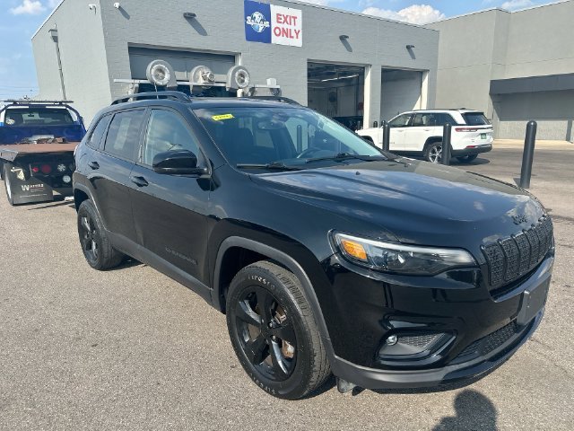 Used 2020 Black Jeep Latitude Plus image 12
