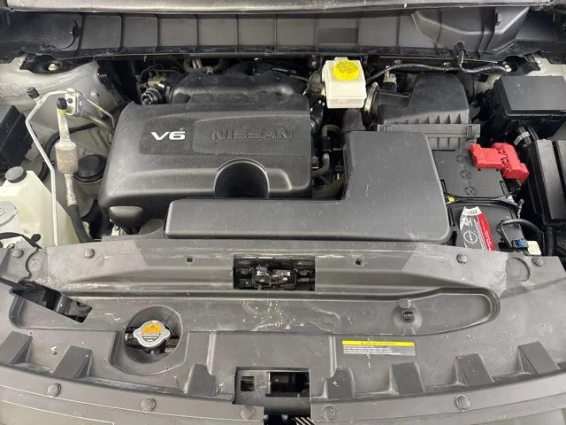Used 2022 Silver Nissan Platinum image 21
